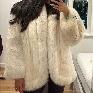 Genuine luxurious VINTAGE Fur Silver Fox Coat